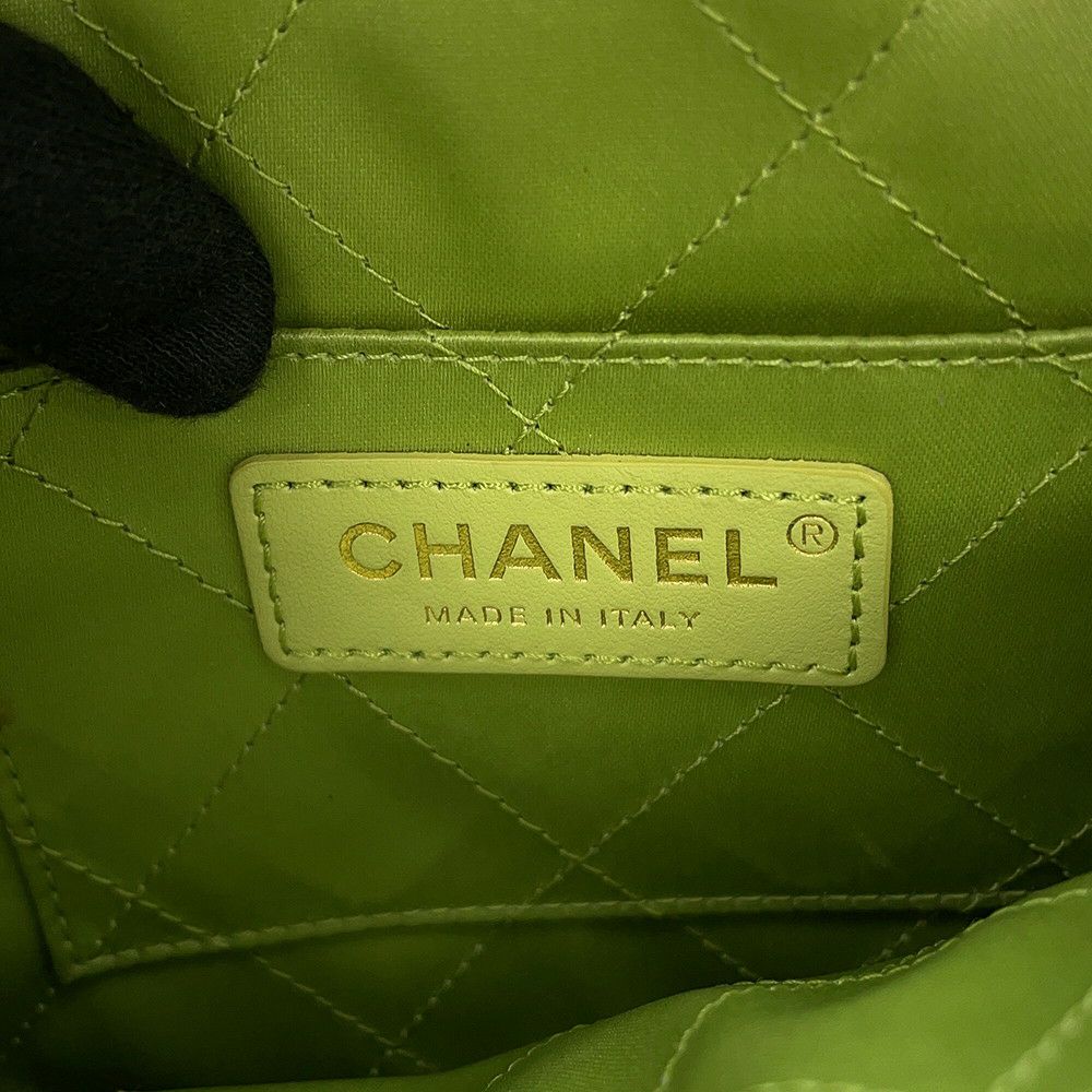 シャネル チェーンショルダーバッグ ココマーク マトラッセ ラムスキン AS2201 CHANEL