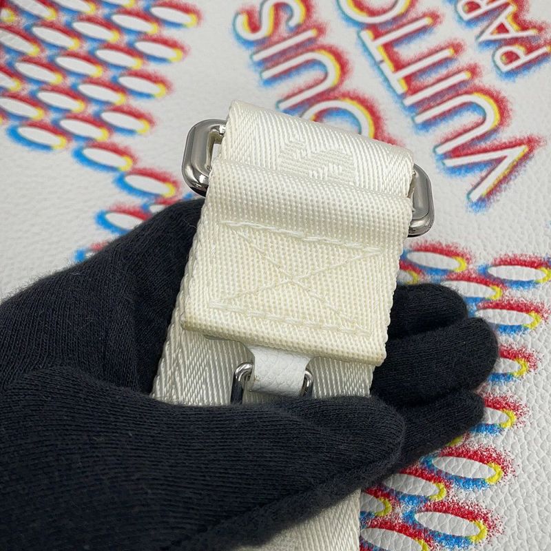 ルイヴィトン ショルダーバッグ ダミエ・ジャイアントスプレー トリオ・メッセンジャー M20665 LOUIS VUITTON 白