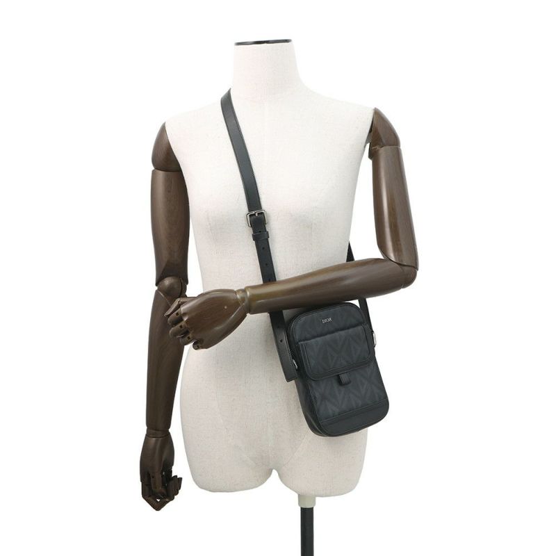 クリスチャン・ディオール ショルダーバッグ CDダイヤモンド HIT THE ROAD バーティカルポーチ 2ESCA415CDP_H43E 黒