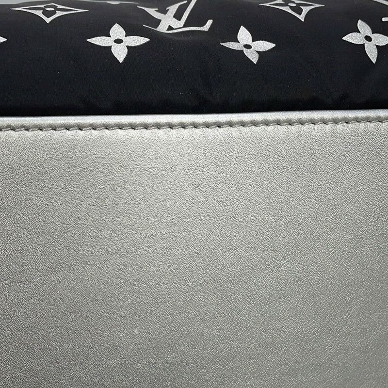 ルイヴィトン トートバッグ モノグラム・ナイロン LV SKI オンザゴーMM M11847 2way 白 ホワイト 黒 ブラック