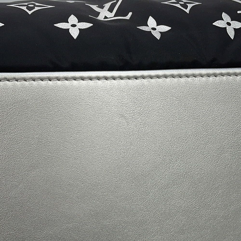 ルイヴィトン トートバッグ モノグラム・ナイロン LV SKI オンザゴーMM M11847 2way 白 ホワイト 黒 ブラック