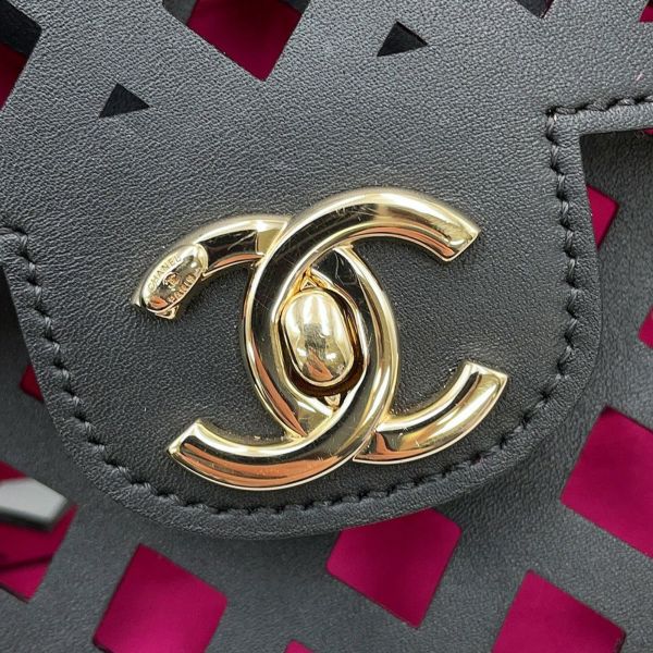 シャネル チェーンショルダーバッグ パンチング カーフレザー AS2376 CHANEL 黒