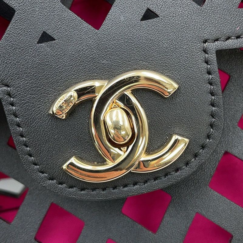シャネル チェーンショルダーバッグ パンチング カーフレザー AS2376 CHANEL 黒