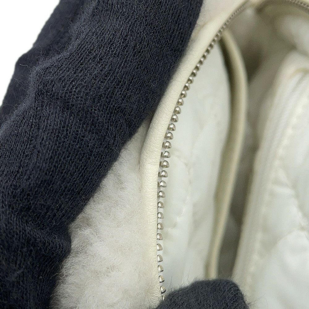 シャネル チェーンショルダーバッグ ココマーク ココネージュ シアリング AS4279 CHANEL 白