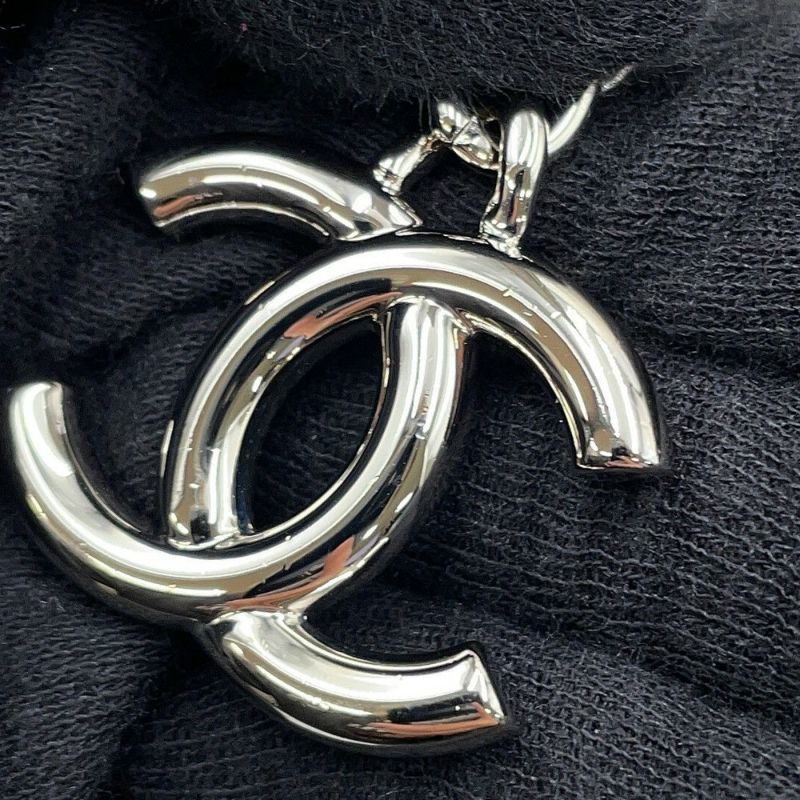 シャネル チェーンショルダーバッグ ココマーク ココネージュ シアリング AS4279 CHANEL 白