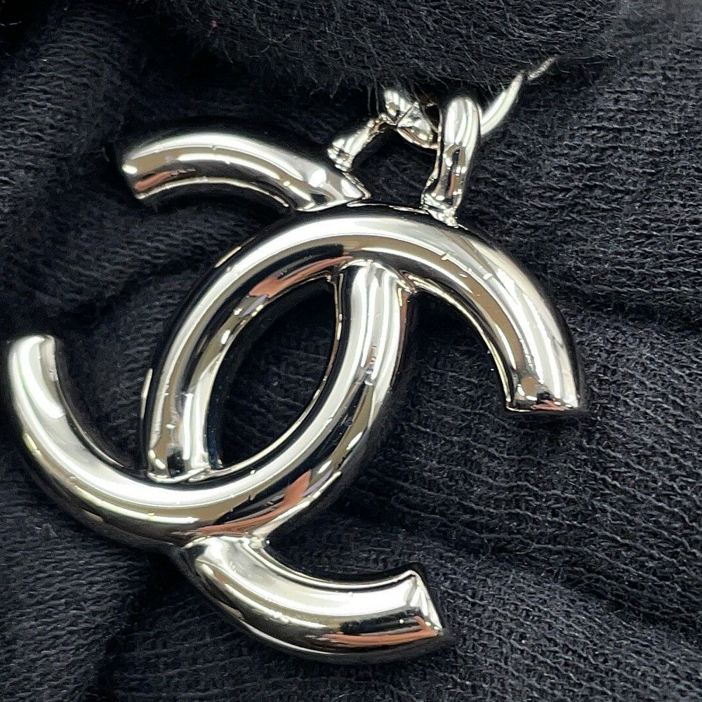 シャネル チェーンショルダーバッグ ココマーク ココネージュ シアリング AS4279 CHANEL 白