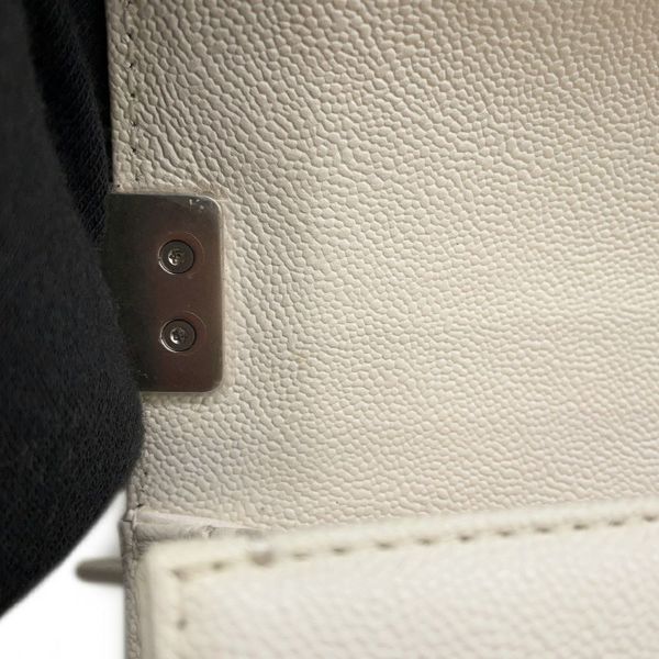 シャネル チェーンショルダーバッグ マトラッセ ココマーク ボーイシャネル スモール キャビアスキン AS3350 CHANEL 2way 白