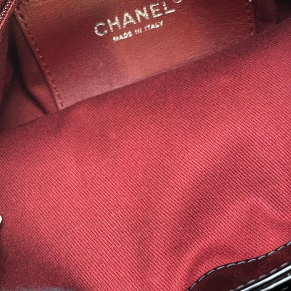 シャネル チェーンショルダーバッグ マドモアゼル エナメル パテント マトラッセ A50556 CHANEL バッグ ボーリングバッグ 黒