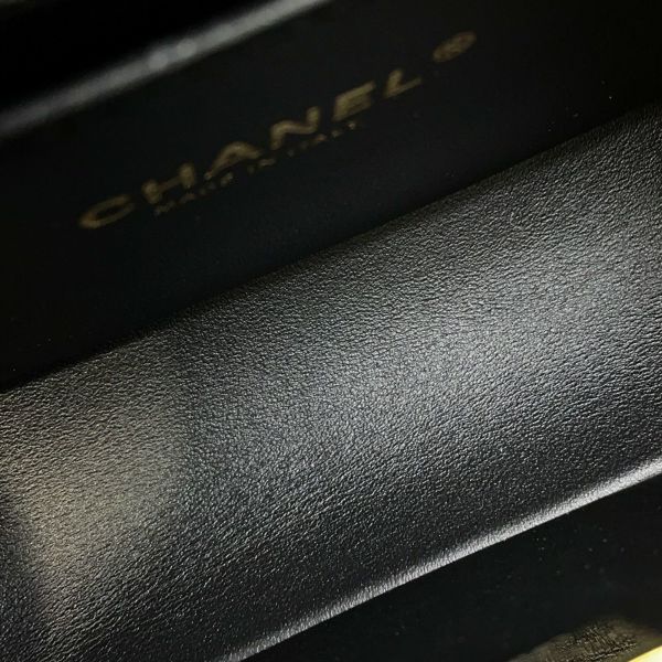 シャネル チェーンショルダーバッグ ボーイシャネル スモール マトラッセ ココマーク キャビアスキン A67085 CHANEL 黒