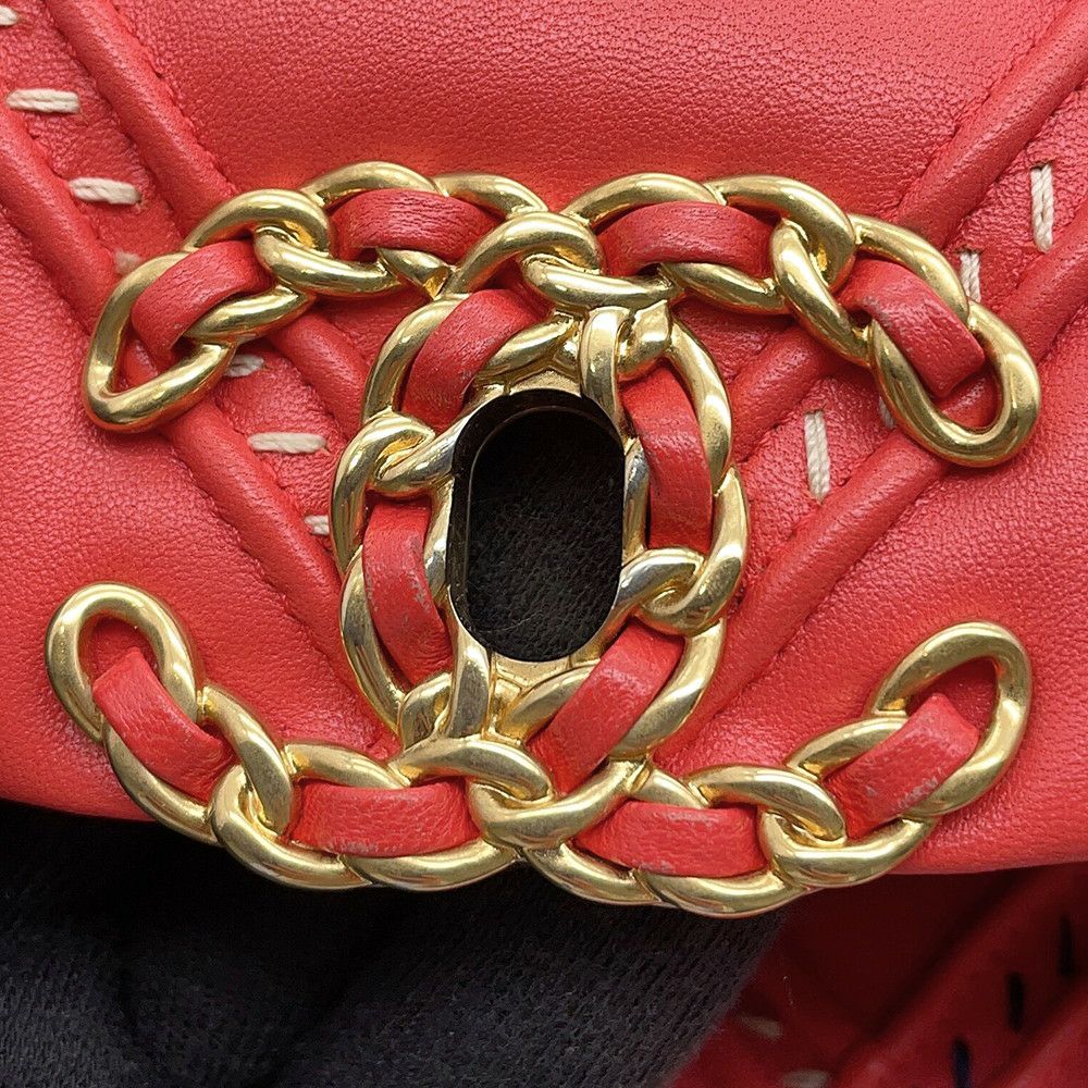 シャネル チェーンショルダーバッグ CHANEL19 マトラッセ ココマーク フラップ ステッチ ラムスキン AS1160 CHANEL