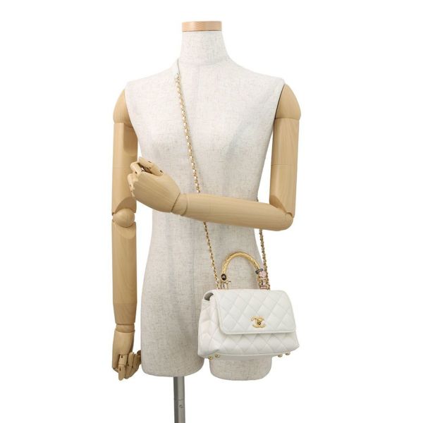 シャネル ショルダーバッグ ココマーク マトラッセ ココハンドル リング XXS ラムスキン AS2215 CHANEL 白 2025年モデル