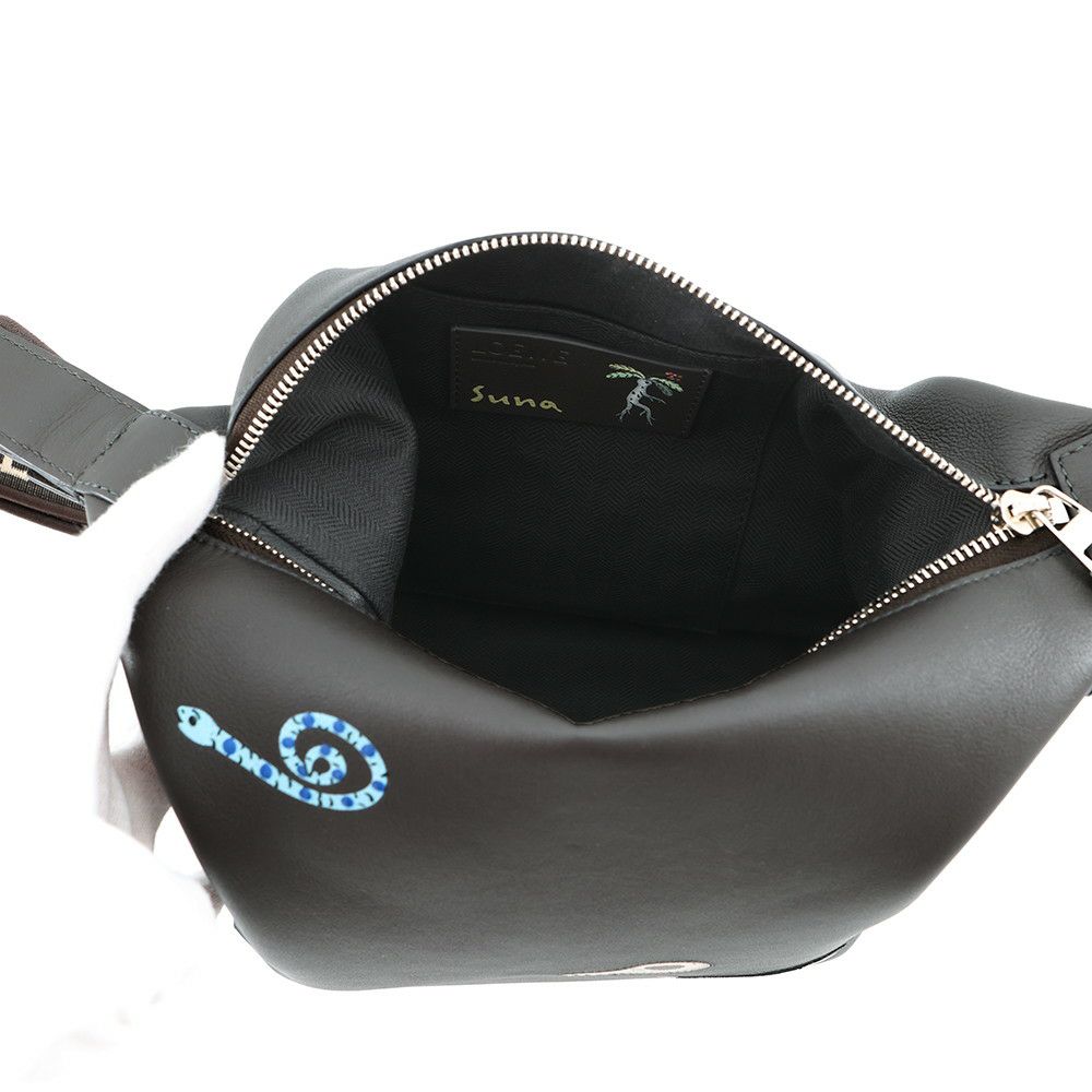 ロエベ ショルダーバッグ スナフジタコラボ マンドラゴラ キュービィ レザー B906Q63X02 LOEWE