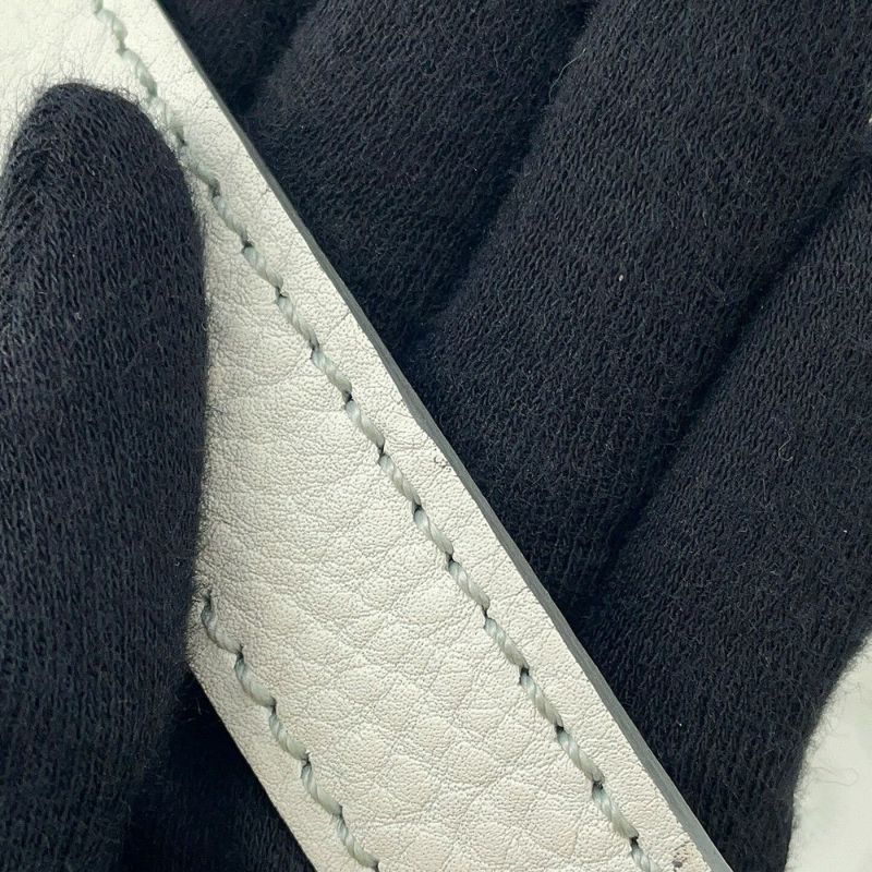 ルイヴィトン ショルダーバッグ モノグラム・マヒナ マヒナ XS M95661 LOUIS VUITTON ヴィトン バッグ 白