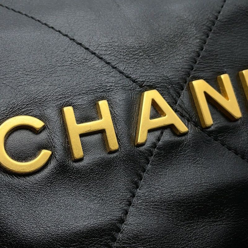 シャネル チェーンショルダーバッグ CHANEL22 スモール シャイニーカーフスキン AS3260 CHANEL ポーチ付き 黒