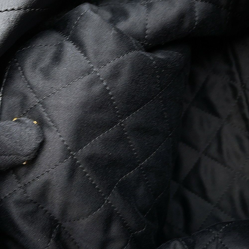 シャネル チェーンショルダーバッグ CHANEL22 スモール シャイニーカーフスキン AS3260 CHANEL ポーチ付き 黒