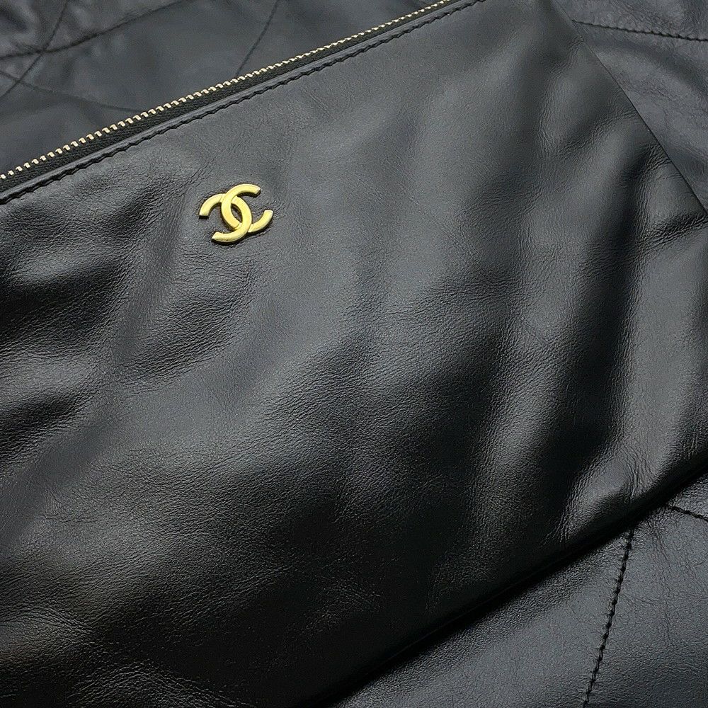 シャネル チェーンショルダーバッグ CHANEL22 スモール シャイニーカーフスキン AS3260 CHANEL ポーチ付き 黒