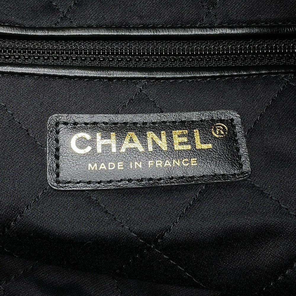 シャネル チェーンショルダーバッグ CHANEL22 スモール シャイニーカーフスキン AS3260 CHANEL ポーチ付き 黒