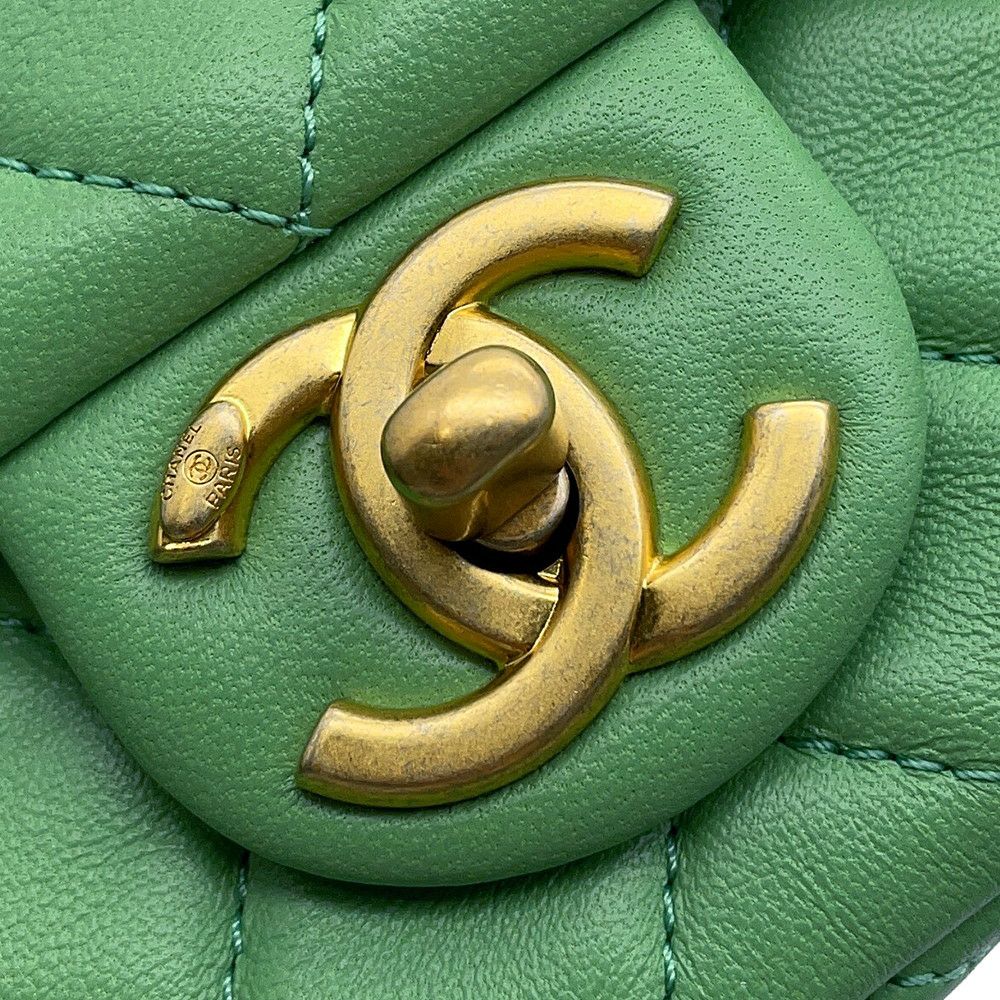 シャネル チェーンショルダーバッグ ミニ マトラッセ 20 ココマーク ラムスキン A69900 CHANEL