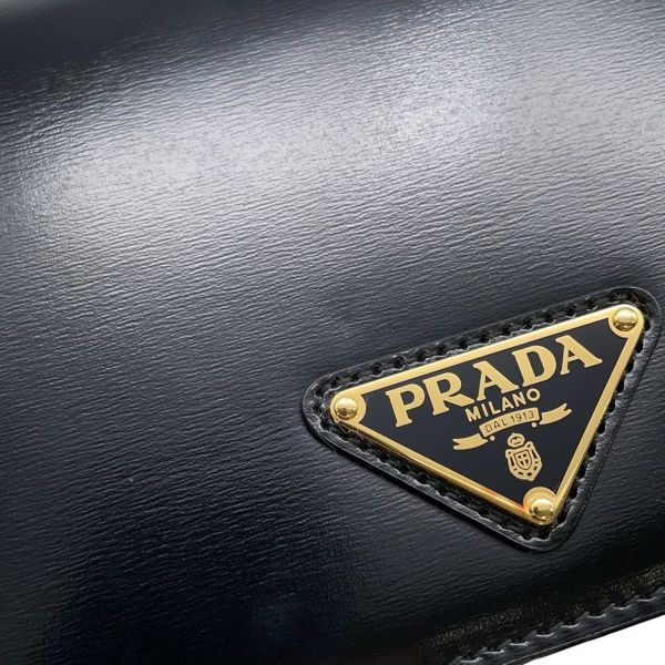 プラダ チェーンショルダーバッグ トライアングルロゴ レザー 1BD350 PRADA バッグ 黒
