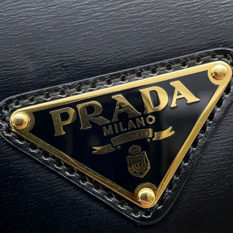 プラダ チェーンショルダーバッグ トライアングルロゴ レザー 1BD350 PRADA バッグ 黒