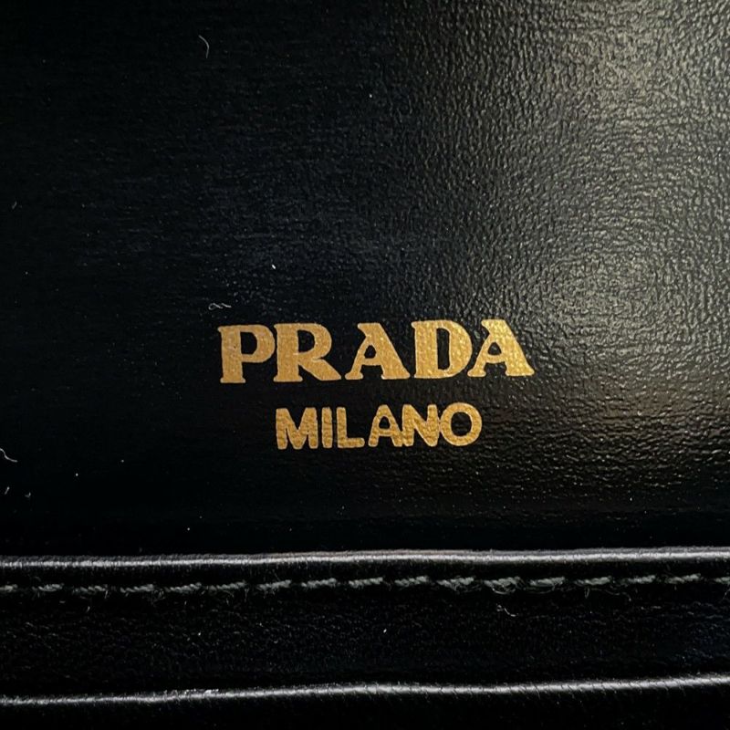 プラダ チェーンショルダーバッグ トライアングルロゴ レザー 1BD350 PRADA バッグ 黒