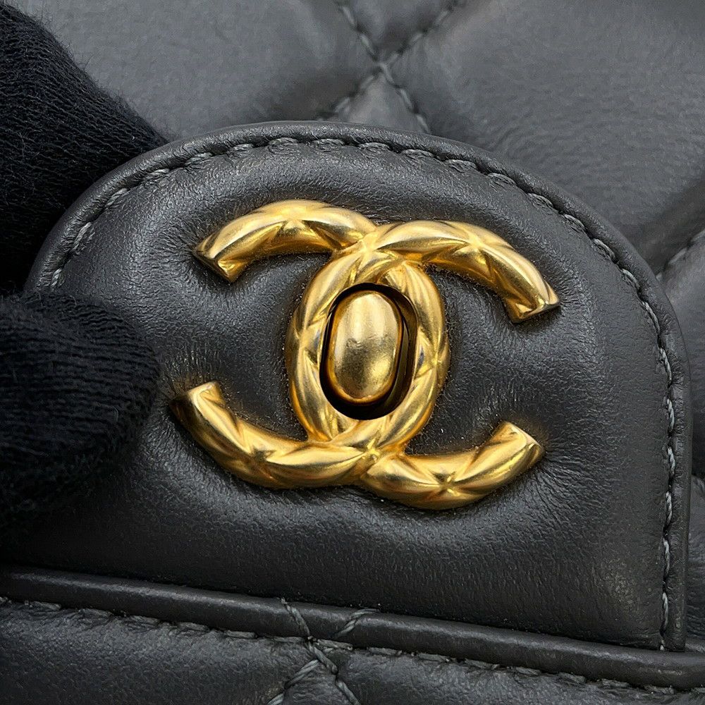 シャネル チェーンショルダーバッグ マトラッセ ココマーク トップハンドル ラムスキン AS4956 CHANEL