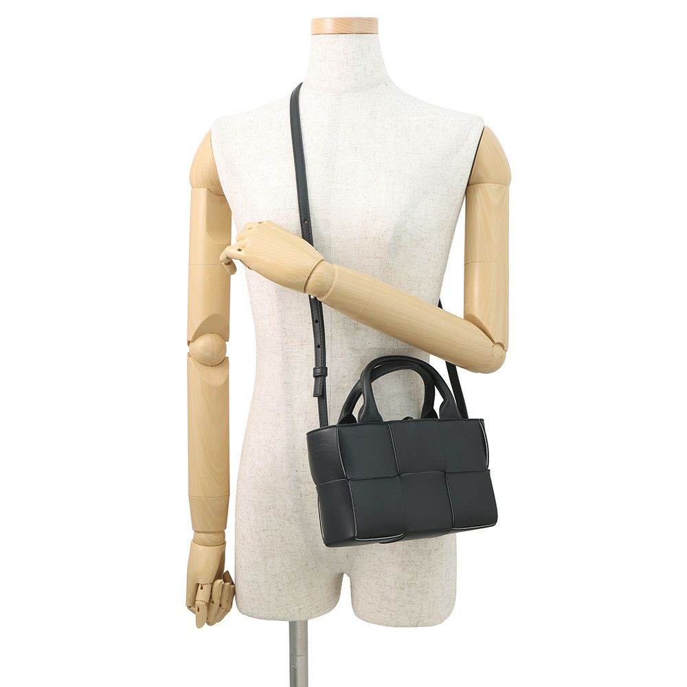 ボッテガヴェネタ ハンドバッグ ミニ マキシイントレチャート キャンディ アルコトート ラムレザーBOTTEGA VENETA バッグ 黒