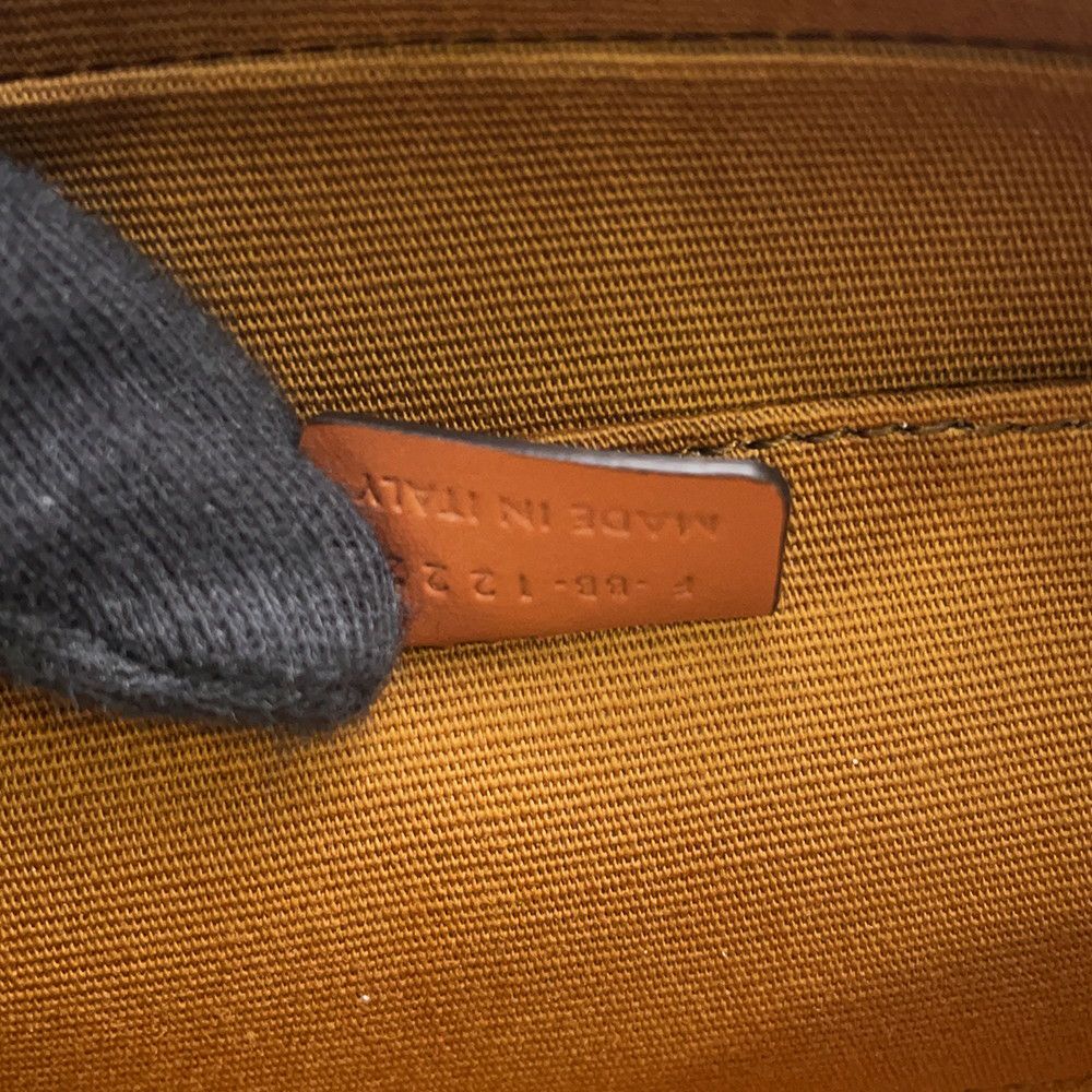 セリーヌ ショルダーバッグ トリオンフ ミニカメラ 刺繍 PVC レザー 10J582 CELINE バッグ