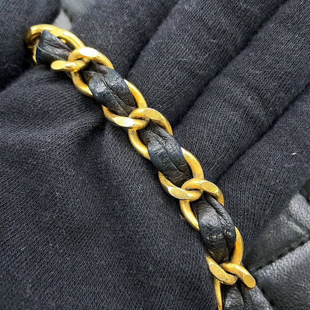 シャネル チェーンショルダーバッグ マトラッセ ココマーク パリ限定 扇形 フラップ CHANEL 黒