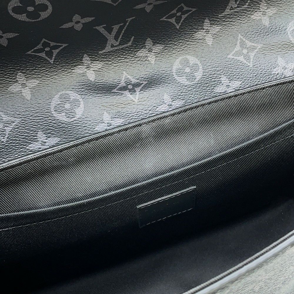 ルイヴィトン ショルダーバッグ モノグラム・エクリプス Sケープ・メッセンジャー M46794 ブラック 黒