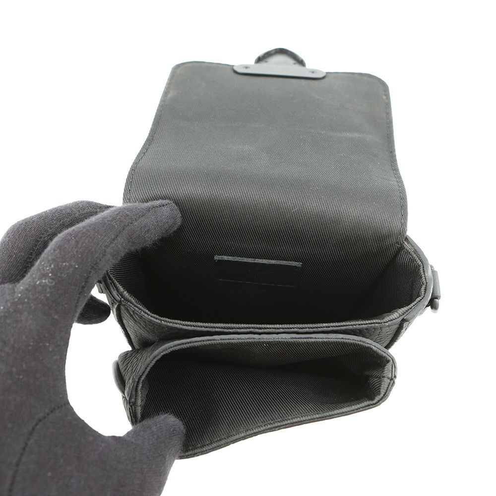 ルイヴィトン ショルダーバッグ モノグラム・トリヨン Sロック ヴェルティカル・ウエアラブル ウォレット M81524 ヴィトン 黒 ブラック