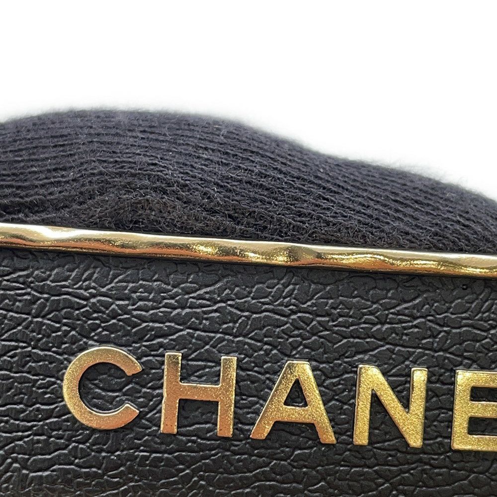 シャネル ブローチ ロゴ プレート A23 S ABA771 CHANEL アクセサリー