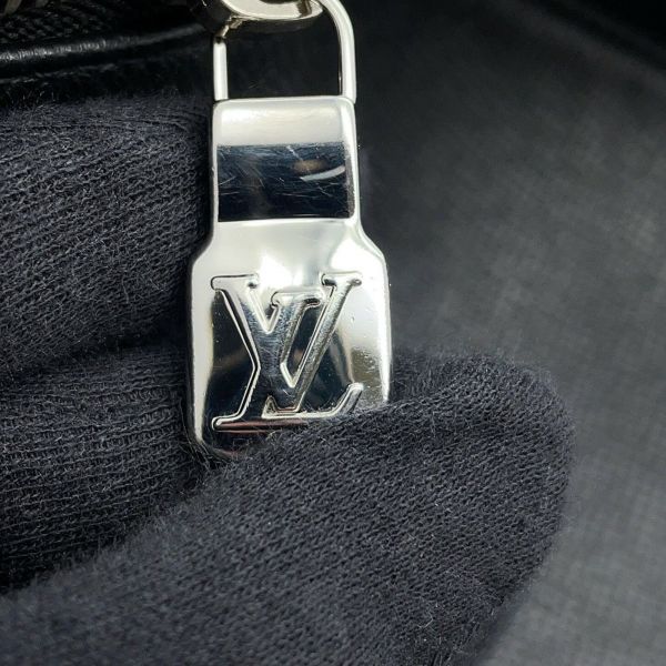 ルイヴィトン リュックサック モノグラム タイガ ディスカバリー・バックパック M30230 LOUIS VUITTON 黒 ブラック タイガラマ