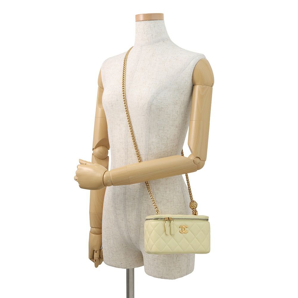 シャネル チェーンショルダーバッグ バニティ ココマーク カメリア マトラッセ ラムスキン AP3301 CHANEL