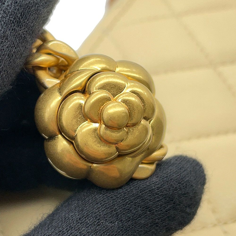 シャネル チェーンショルダーバッグ バニティ ココマーク カメリア マトラッセ ラムスキン AP3301 CHANEL