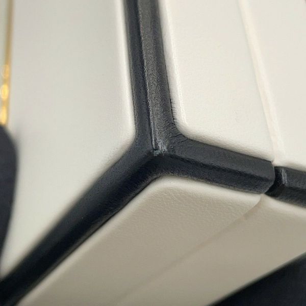 シャネル チェーンショルダーバッグ No5 パフュームボックス CHANEL 白