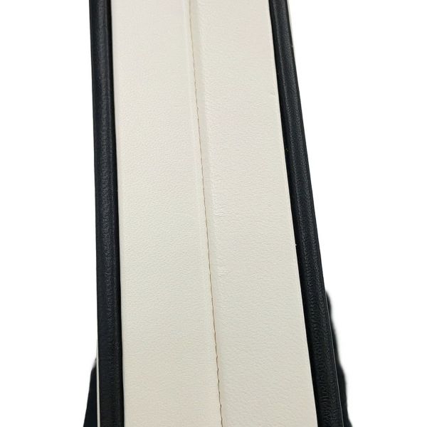 シャネル チェーンショルダーバッグ No5 パフュームボックス CHANEL 白