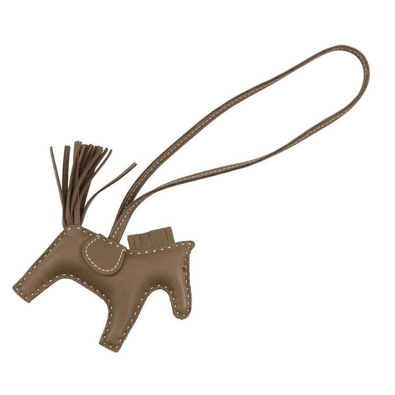 エルメス バッグチャーム ロデオPM ペガサス エトゥープ ラムスキン W刻印