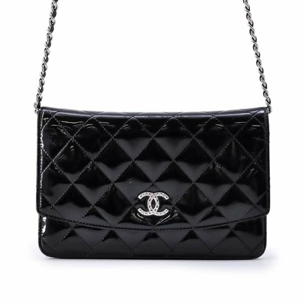 シャネル チェーンウォレット ブリリアント マトラッセ パテント ココマーク 長財布 A48692 CHANEL 黒