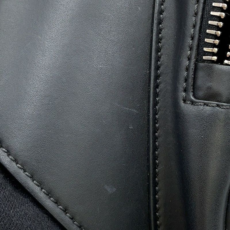 ヴァレンティノ・ガラヴァーニ ボディバッグ VLTNロゴ VY2B0A10WJW VALENTINO ベルトバッグ 黒