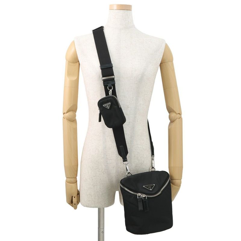 プラダ ショルダーバッグ Re-Nylon トライアングルロゴ ナイロン 2VH147 PRADA 黒