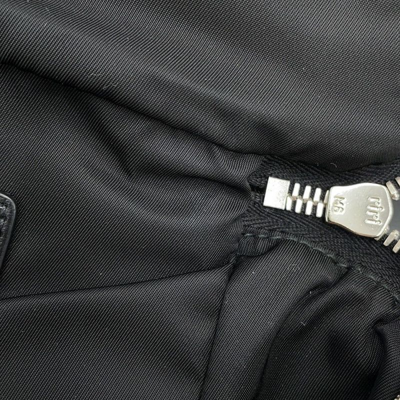 プラダ ショルダーバッグ Re-Nylon トライアングルロゴ ナイロン 2VH147 PRADA 黒