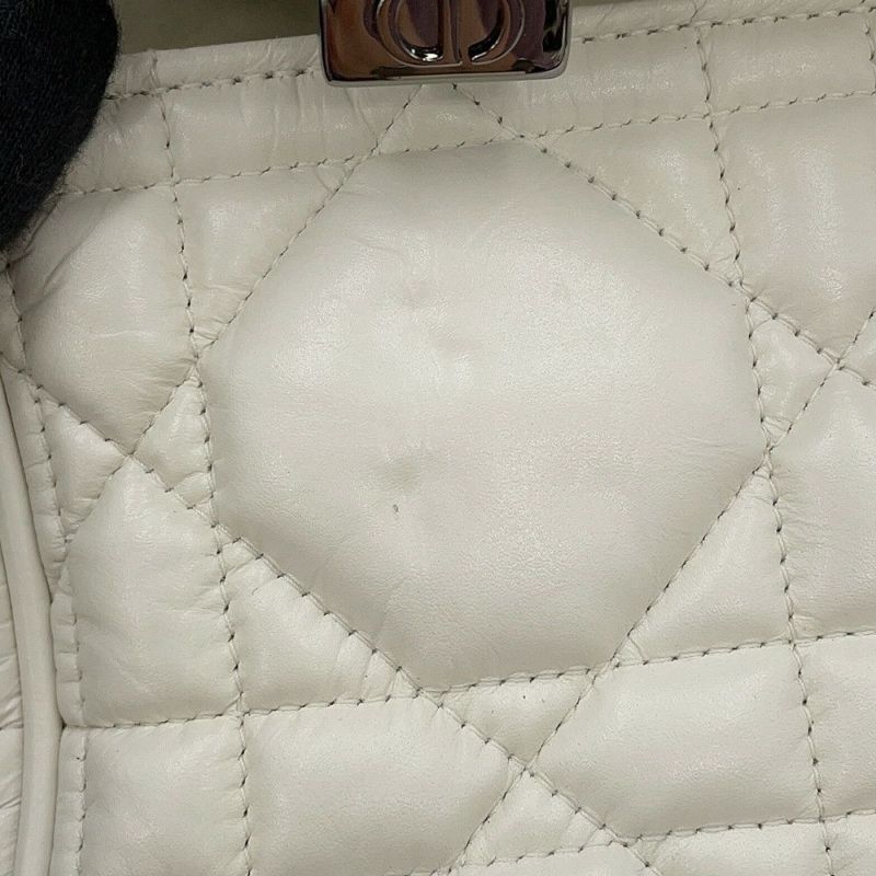 クリスチャン・ディオール ショルダーバッグ マクロカナージュ ディオールキャンプ スモール M1243BNEY 白