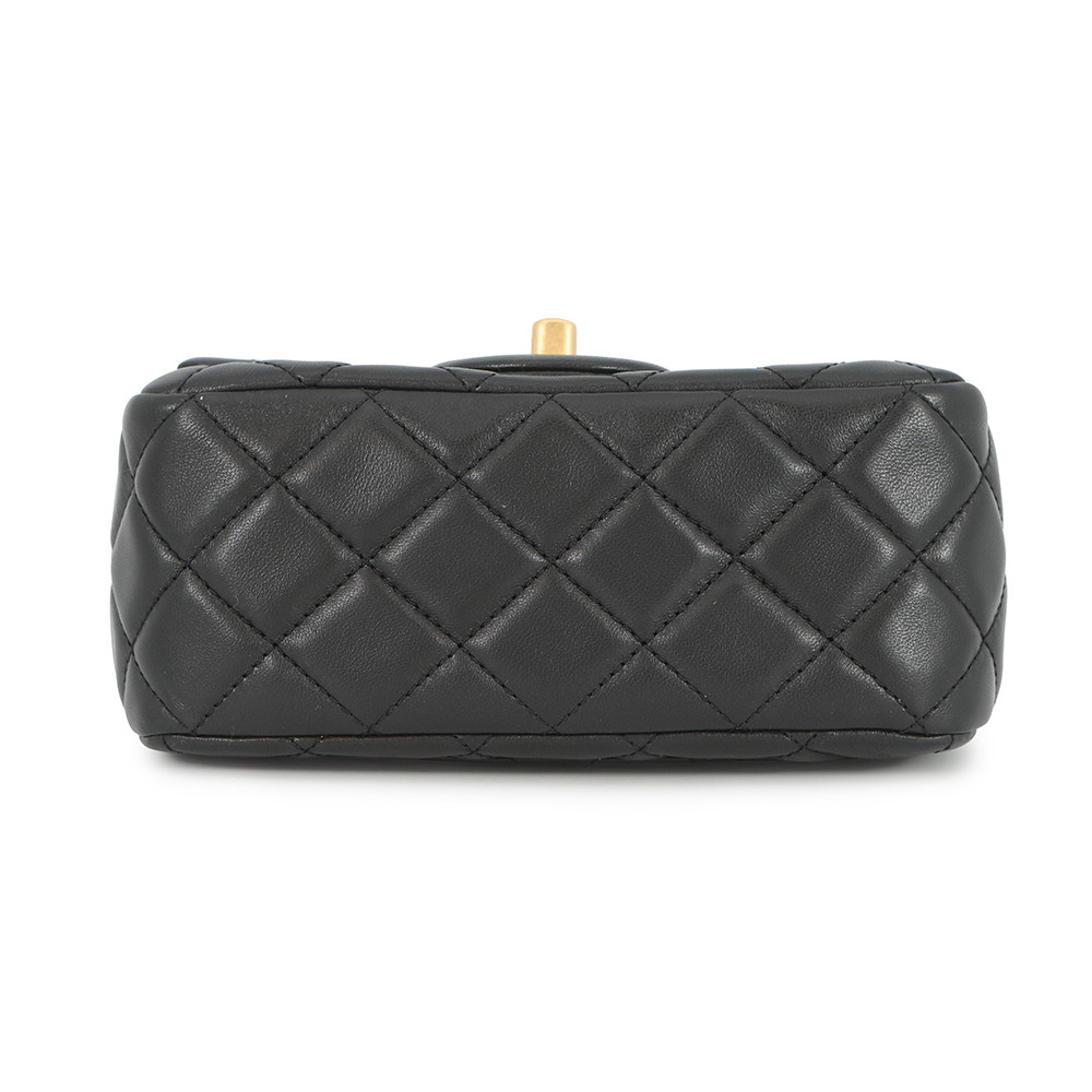 シャネル チェーンショルダーバッグ ミニ マトラッセ ココマーク ココボール ラムスキン AS1786 CHANEL 黒