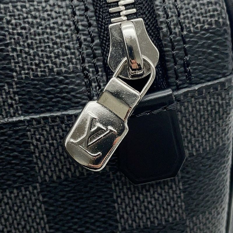 ルイヴィトン ポーチ ダミエ・グラフィット トワレ・ポーチ N47625 LOUIS VUITTON ヴィトン バッグ ブラック 黒 ノワール