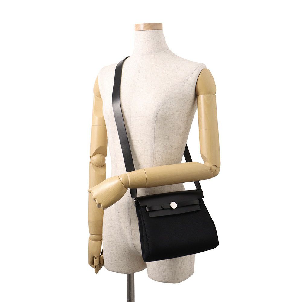 エルメス ショルダーバッグ エールバッグジップ ミニ ブラック/シルバー金具 トワルミリタリー/ヴァッシュハンター K刻印 黒