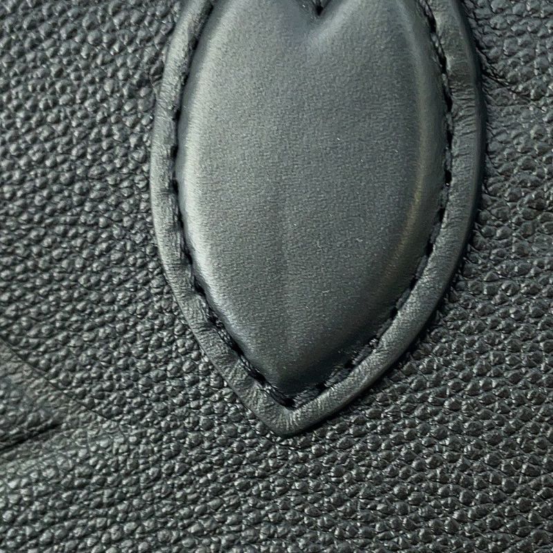 ルイヴィトン ハンドバッグ モノグラム・アンプラント オンザゴー EW M23640 LOUIS VUITTON 3way 黒 ブラック