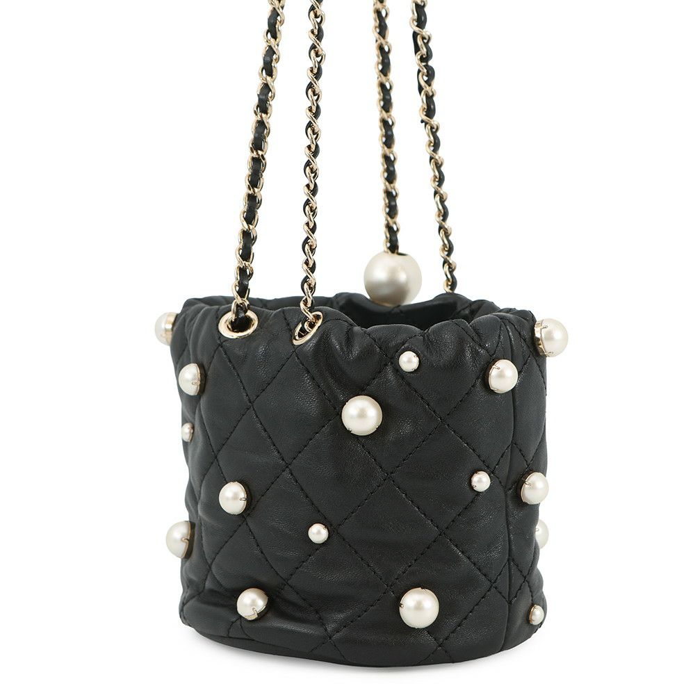シャネル チェーンショルダーバッグ マトラッセ ココマーク ラムスキン フェイクパール AS2518 CHANEL 黒
