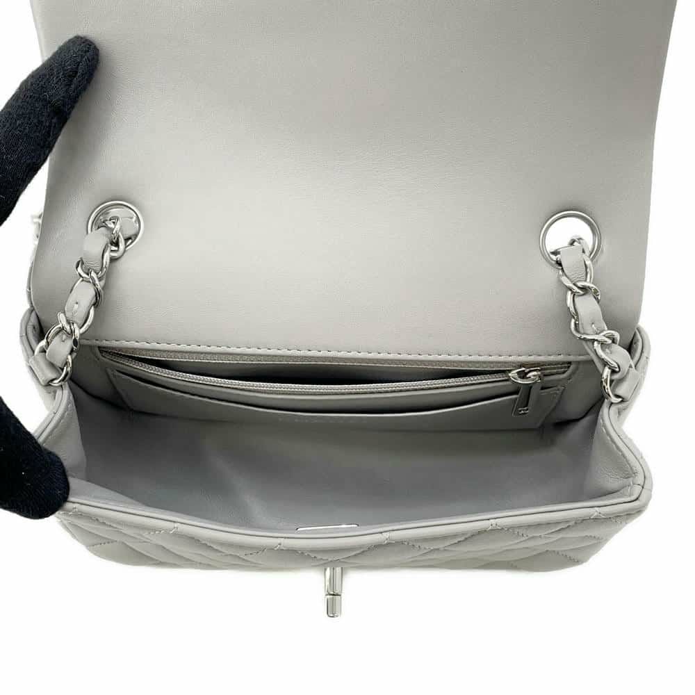 シャネル チェーンショルダーバッグ ココマーク ミニ マトラッセ ラムスキン A69900 CHANEL フラップ