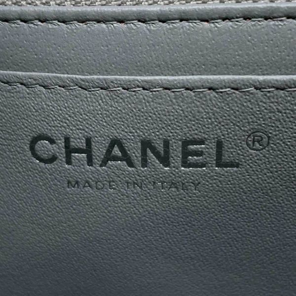 シャネル チェーンショルダーバッグ ココマーク ミニ マトラッセ ラムスキン A69900 CHANEL フラップ